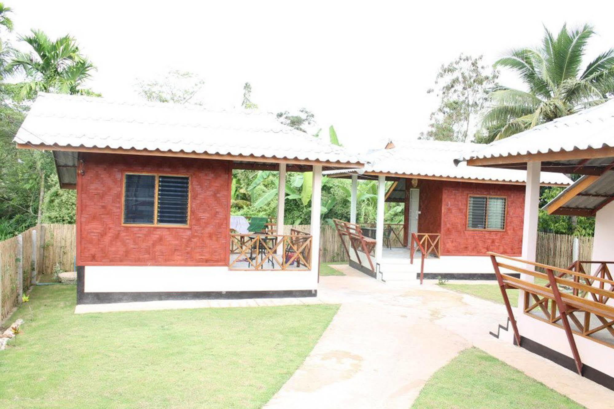 Sarm Mork Guest House Mae Hong Son Exterior photo